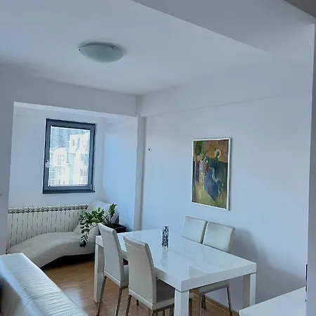 Exclusive In Apartment *